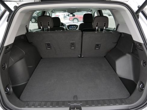 Used 2020 GMC Terrain SLE w/ Driver Convenience Package image 18