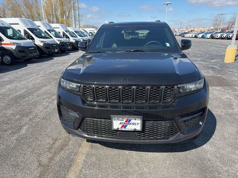 New 2025 Jeep Grand Cherokee Altitude w/ Trailer Tow Package image 9