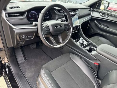 New 2025 Jeep Grand Cherokee L Altitude RWD image 15