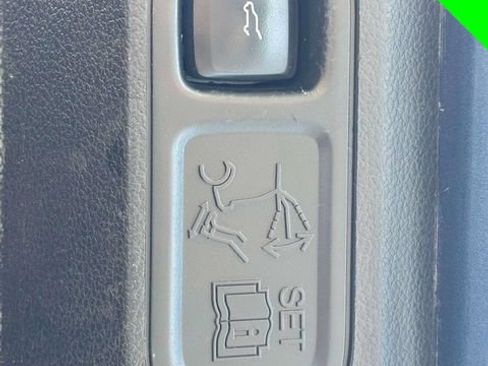 Used 2019 Ford Expedition Limited w/ Equipment Group 302A AWD/4WD image 44