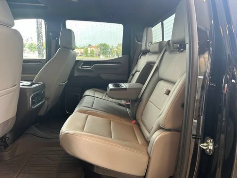 Used 2023 GMC Sierra 1500 SLT w/ SLT Premium Plus Package AWD/4WD image 9
