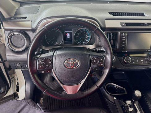 Used 2016 Toyota RAV4 Limited image 12