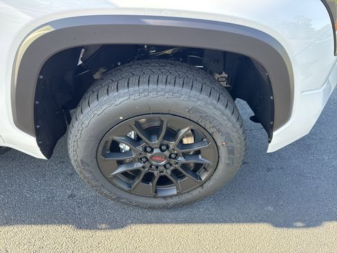 New 2026 Toyota Tundra SR5 AWD/4WD image 10