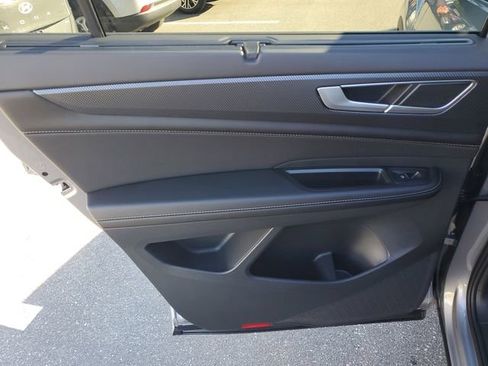 New 2026 Volkswagen Atlas Cross Sport SEL R-Line image 10