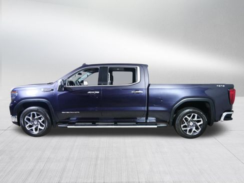 Used 2023 GMC Sierra 1500 SLT w/ SLT Premium Package AWD/4WD image 4