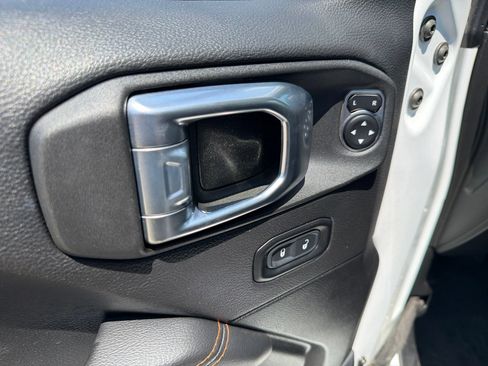 Used 2021 Jeep Gladiator Mojave AWD/4WD image 15