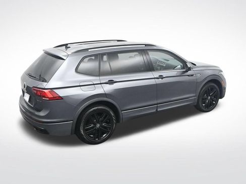 Used 2022 Volkswagen Tiguan SE R-Line AWD/4WD image 32