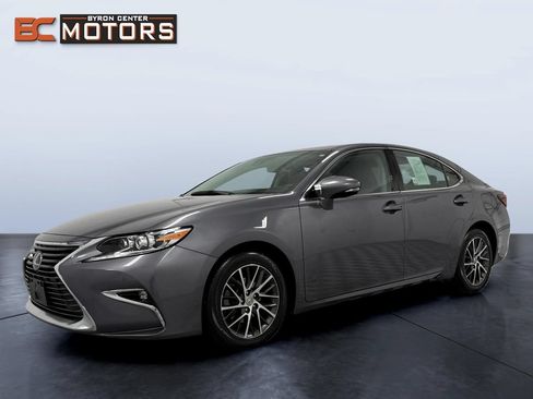 Used 2018 Lexus ES 350 FWD image 2