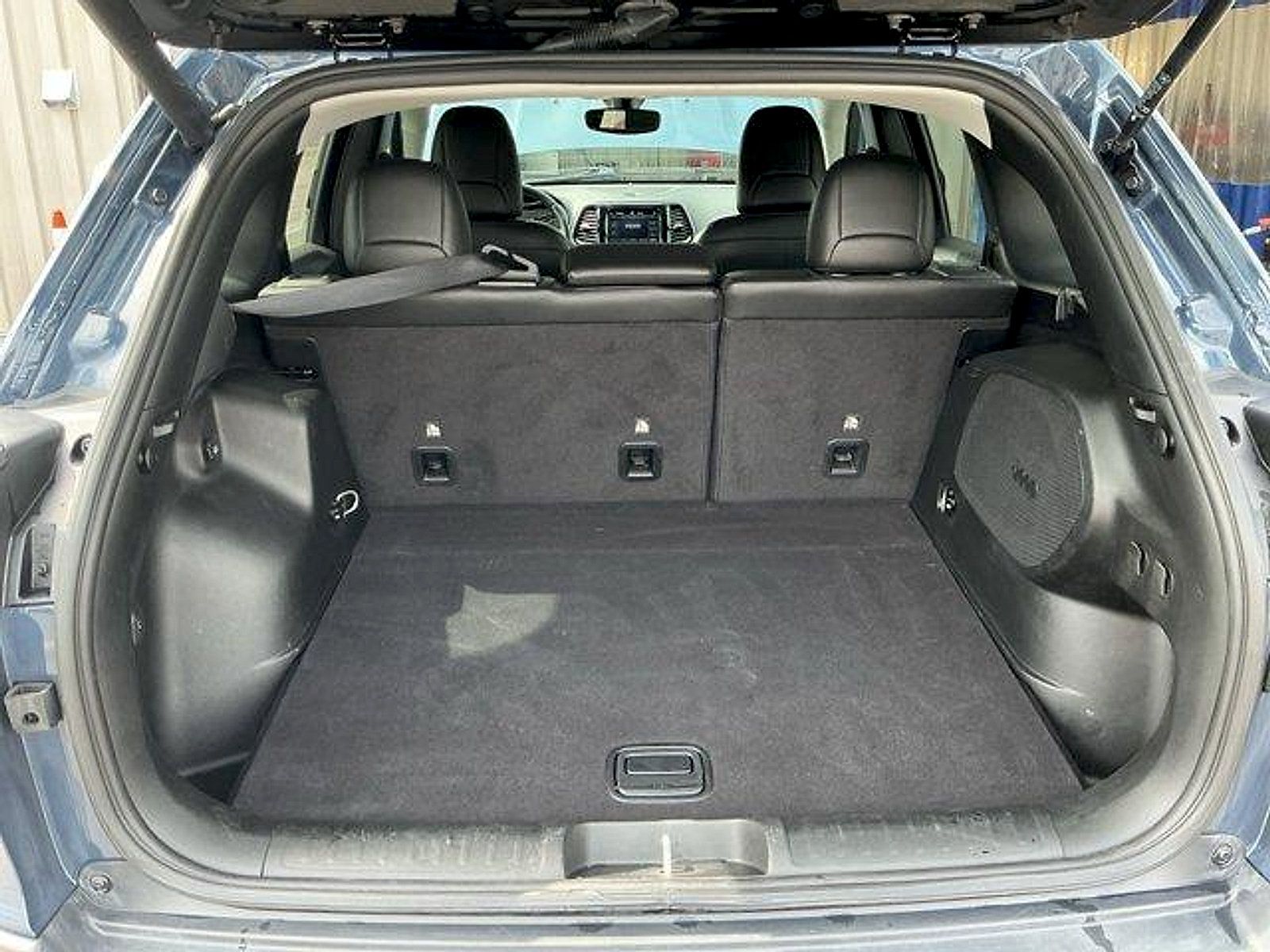 Used 2020 Jeep Cherokee Limited AWD/4WD image 20