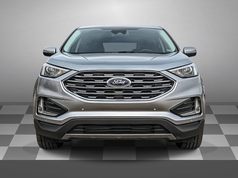 Used 2024 Ford Edge Titanium image 2