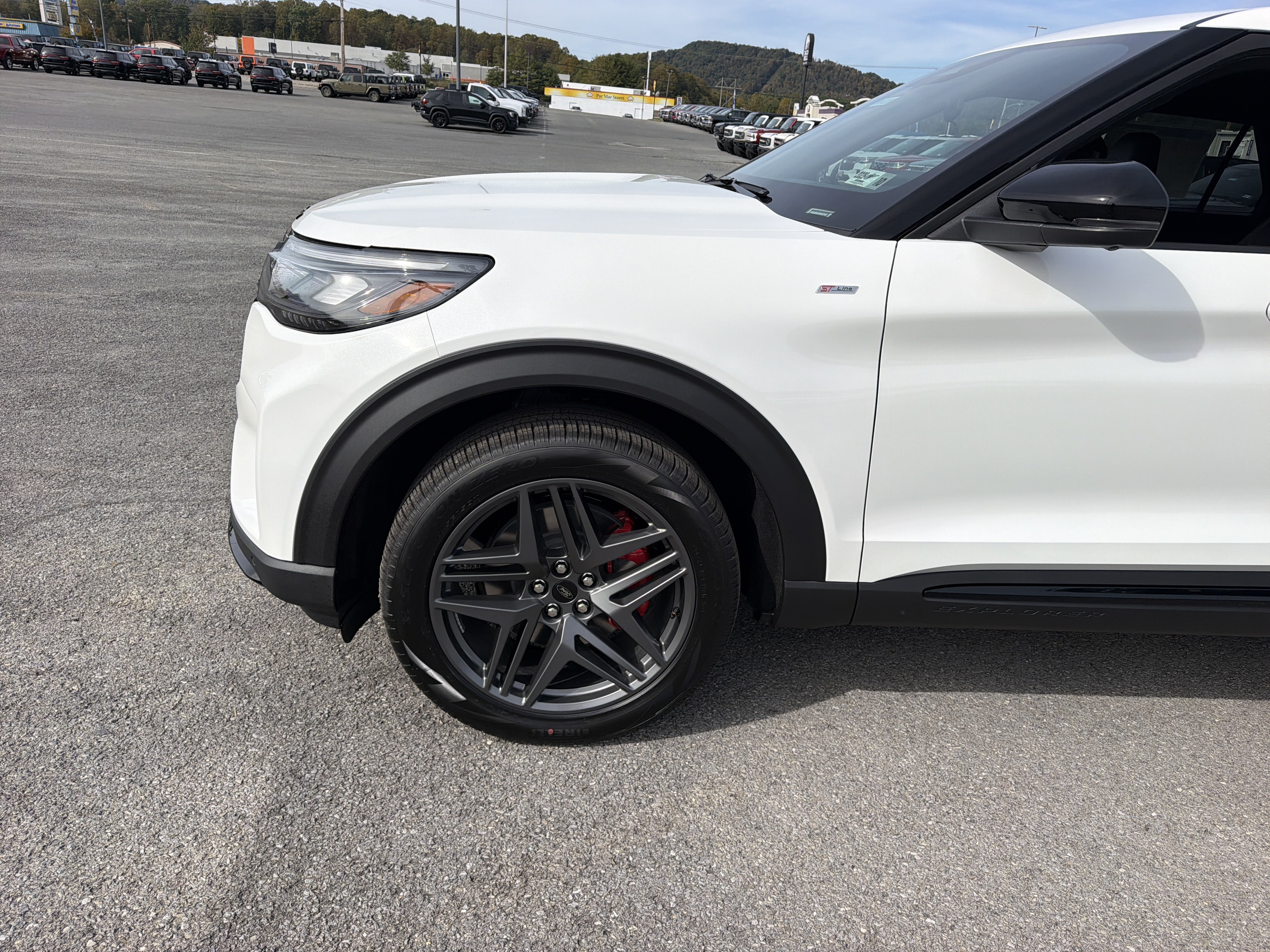 New 2027 Ford Explorer ST-Line w/ ST-Line Street Pack AWD/4WD image 9