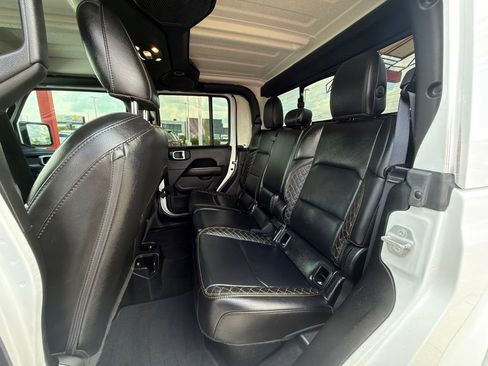 Used 2021 Jeep Gladiator Overland AWD/4WD image 25
