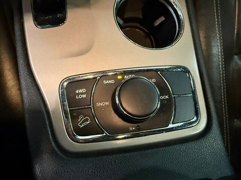 Used 2014 Jeep Grand Cherokee Limited w/ Trailer Tow Group IV AWD/4WD image 48