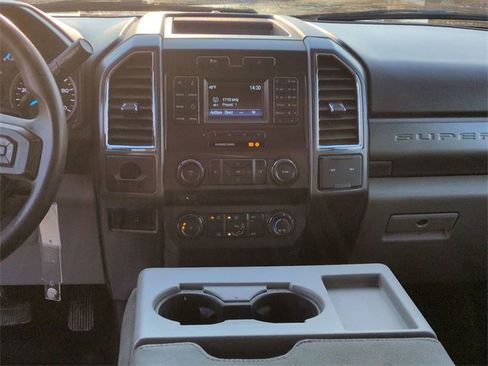 Used 2017 Ford F250 XLT image 26
