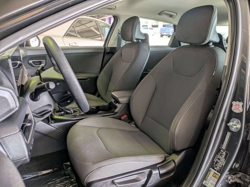 Used 2025 Kia K4 FWD image 23