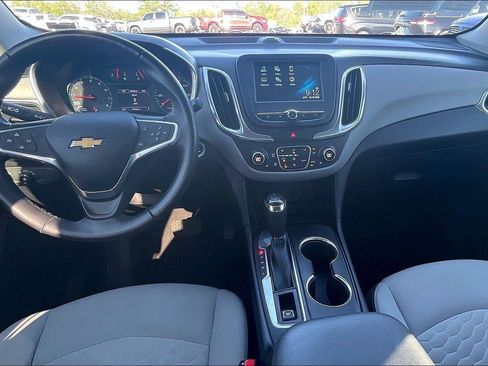 Used 2018 Chevrolet Equinox LT FWD image 16