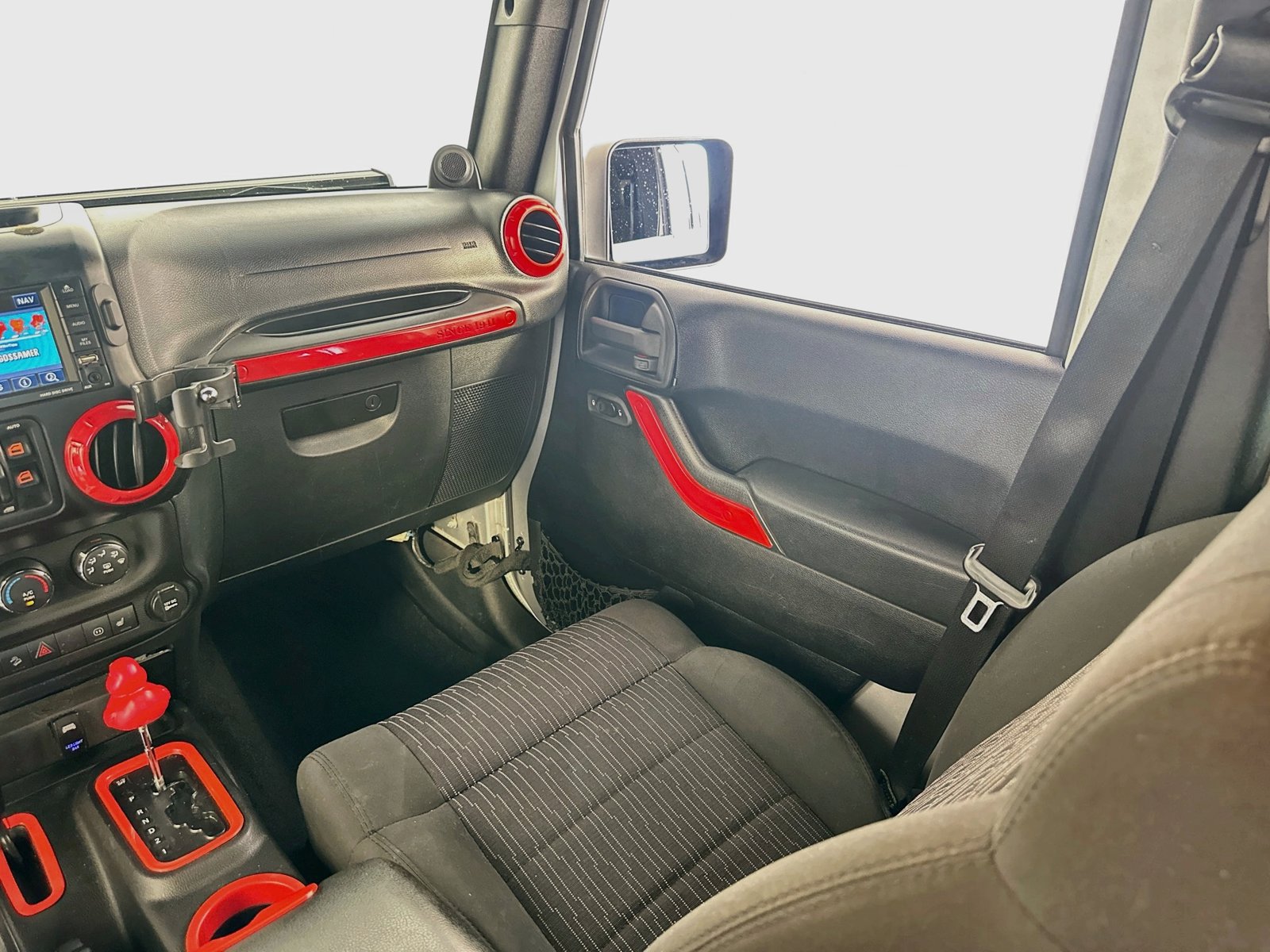 Used 2011 Jeep Wrangler Unlimited Sahara w/ Connectivity Group AWD/4WD image 19