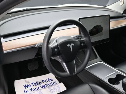 Used 2023 Tesla Model 3 Standard Range image 17