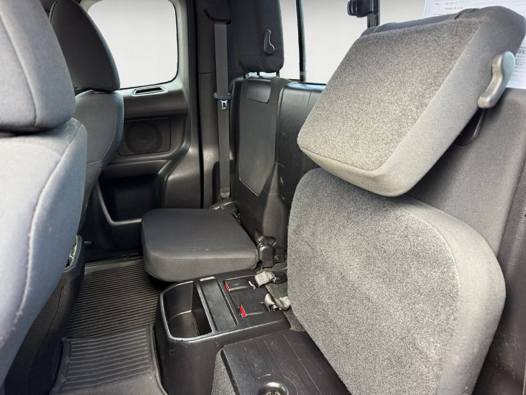 Used 2019 Toyota Tacoma SR5 w/ SR5 Appearance Package (SM) AWD/4WD image 14
