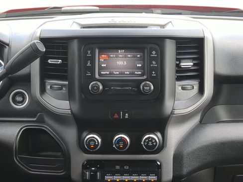 Used 2022 RAM 5500 Tradesman w/ Chrome Appearance Group RWD image 16
