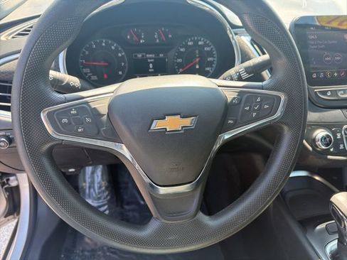 Used 2021 Chevrolet Malibu LT FWD image 10