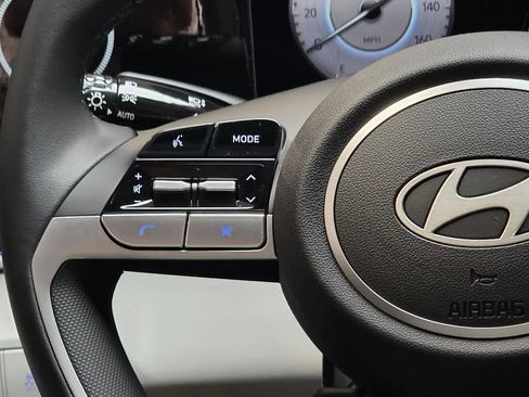 New 2026 Hyundai Elantra Limited FWD image 18