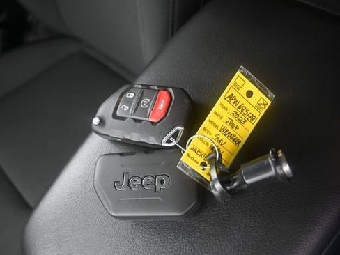 Used 2023 Jeep Wrangler Unlimited w/ Cold Weather Group AWD/4WD image 21