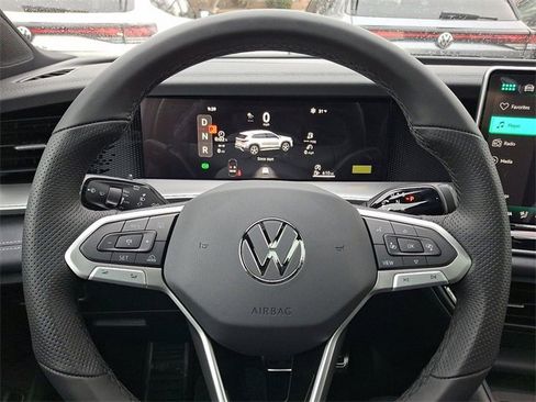 New 2026 Volkswagen Tiguan SE R-Line image 10