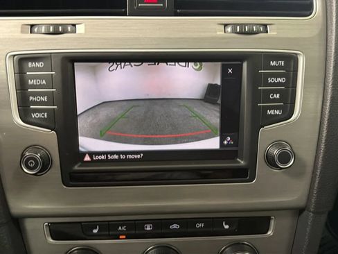 Used 2016 Volkswagen Golf SE FWD image 14