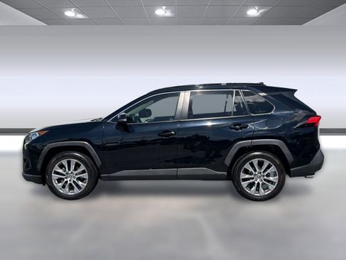 Used 2019 Toyota RAV4 XLE Premium w/ Cold Weather Package FWD image 2