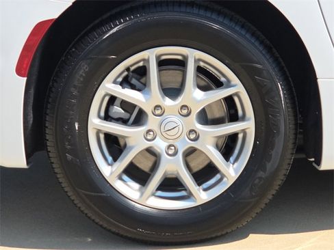 New 2026 Chrysler Pacifica Select image 9