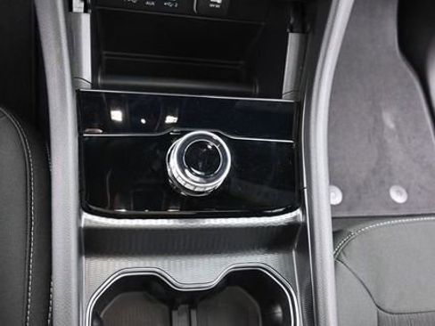 Used 2025 Jeep Grand Cherokee L Laredo image 27