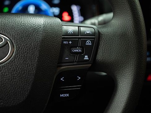 Used 2025 Toyota Camry LE image 25