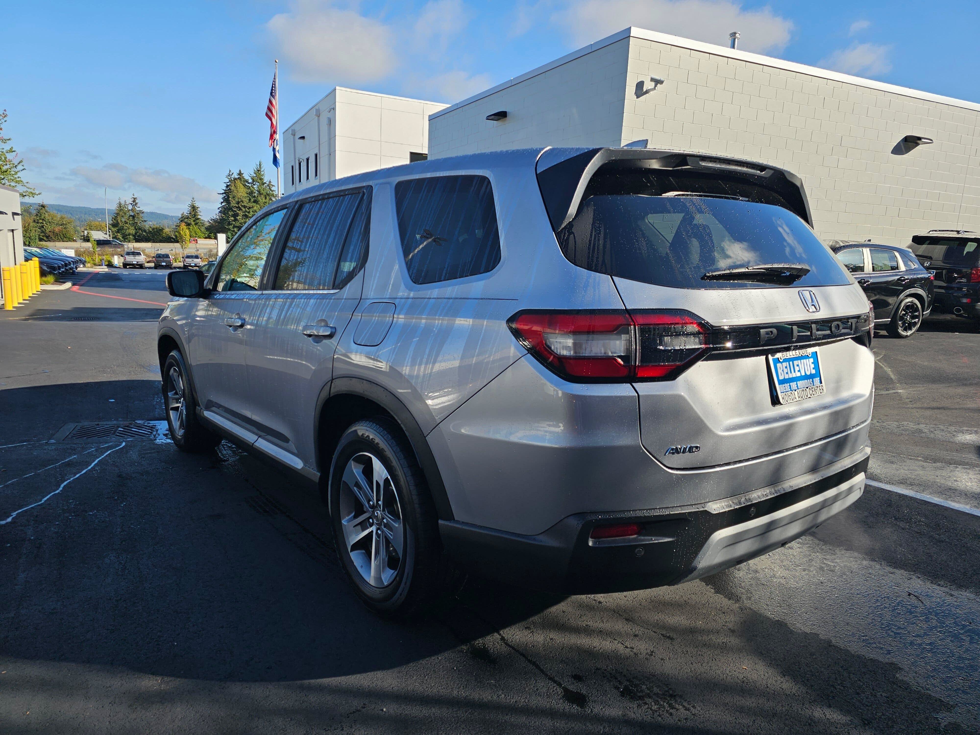 Used 2025 Honda Pilot EX-L image 5