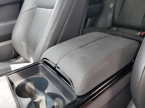 Used 2025 Land Rover Range Rover Velar Dynamic SE image 87