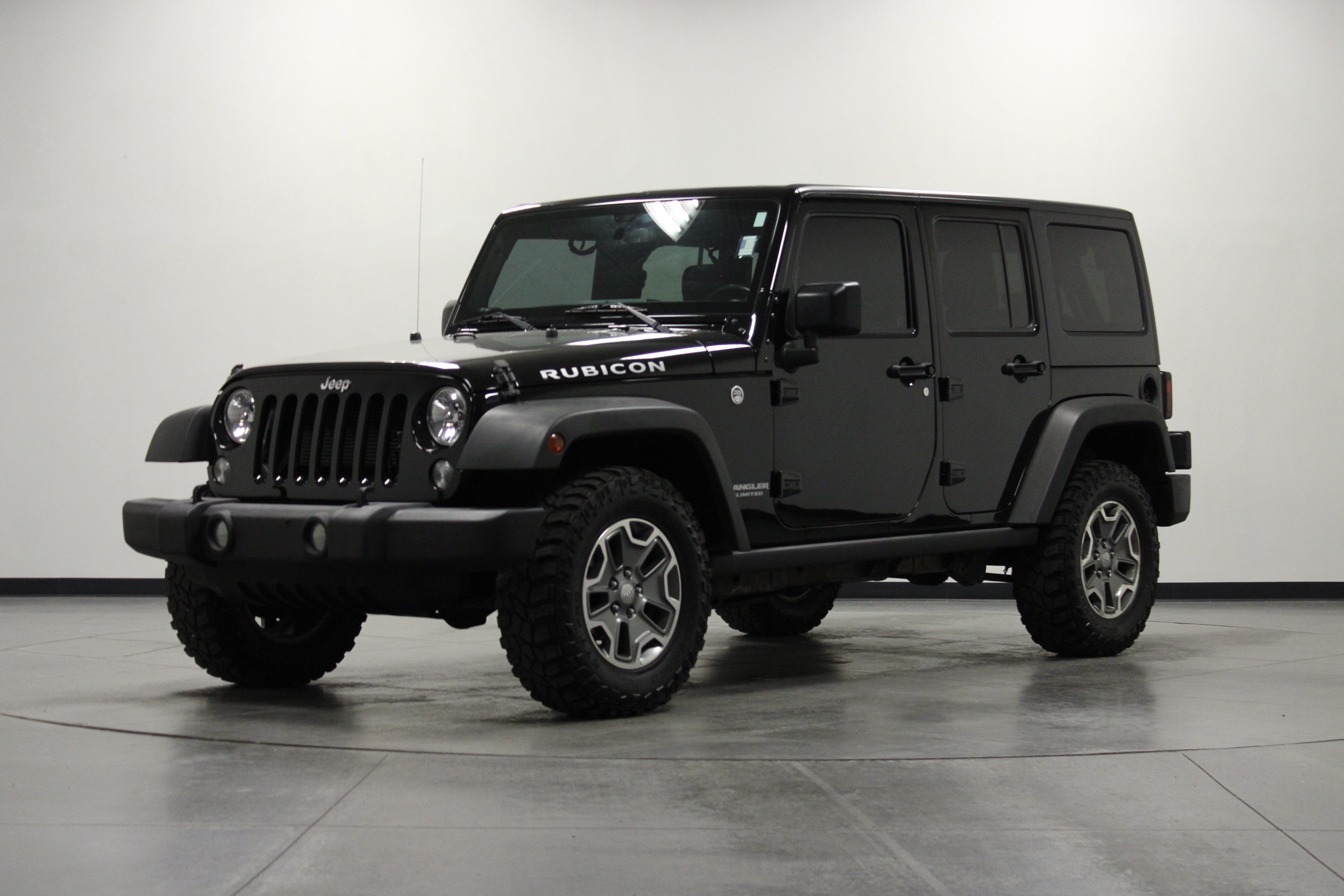 Used 2016 Jeep Wrangler Unlimited Rubicon w/ Max Tow Package AWD/4WD image 8