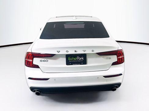 Used 2020 Volvo S60 T5 Momentum image 32