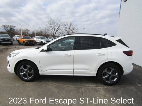 Used 2023 Ford Escape ST-Line Select w/ Tech Pack #2 AWD/4WD image 2