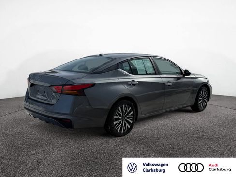 Used 2023 Nissan Altima 2.5 SV image 5