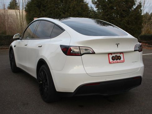 Used 2020 Tesla Model Y Long Range image 5