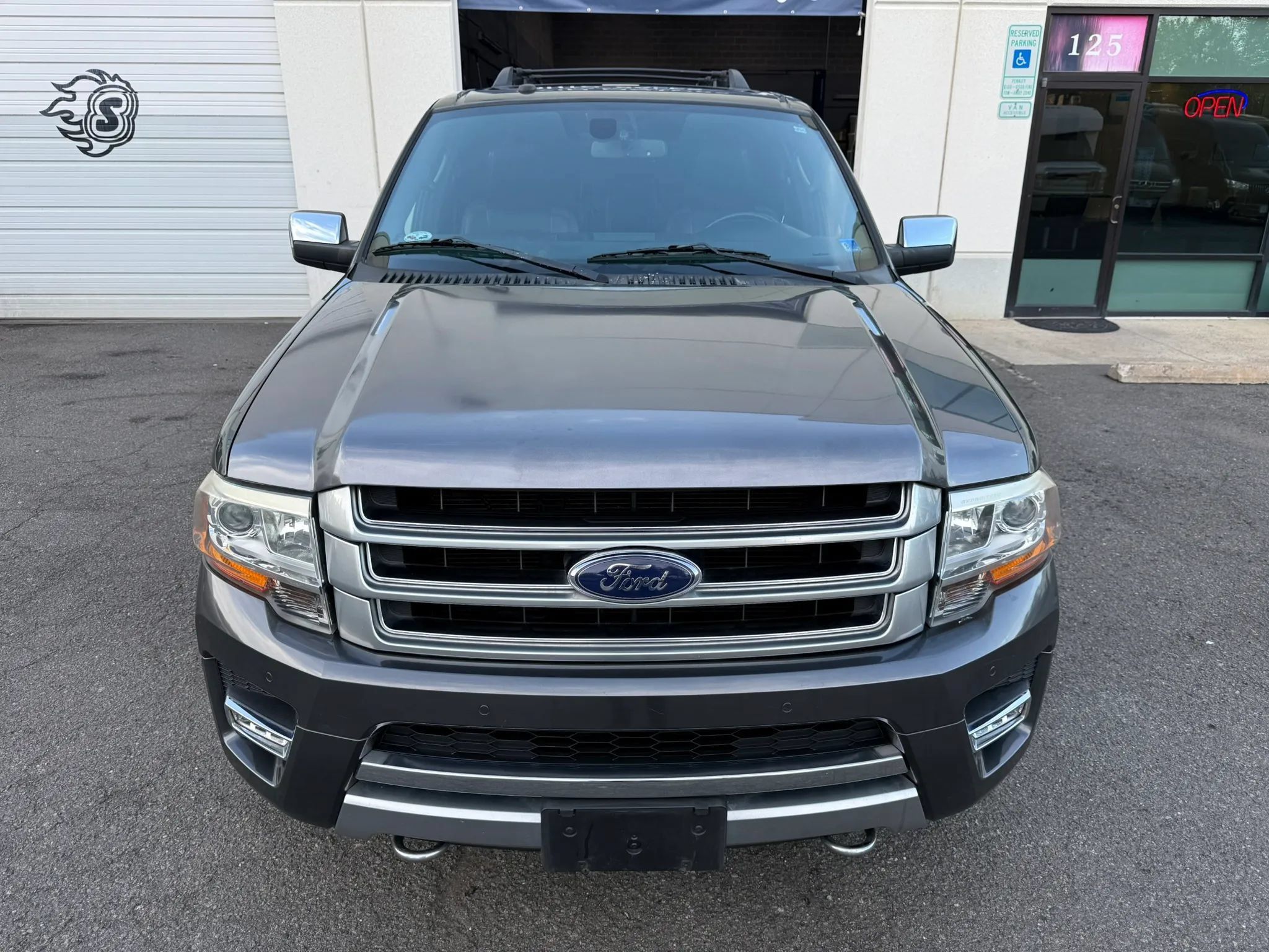 Used 2017 Ford Expedition EL Platinum AWD/4WD image 7