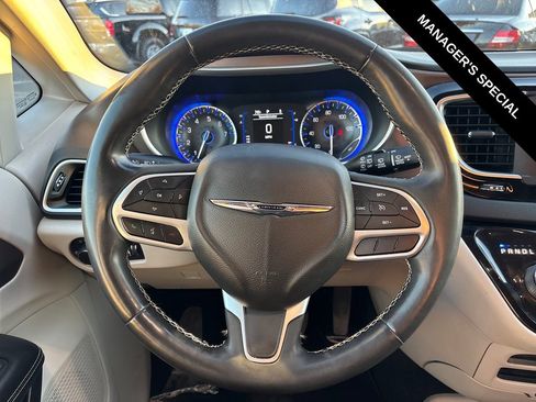 Used 2022 Chrysler Voyager LX FWD image 19