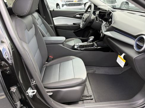 New 2026 Chevrolet Trax LT FWD image 13