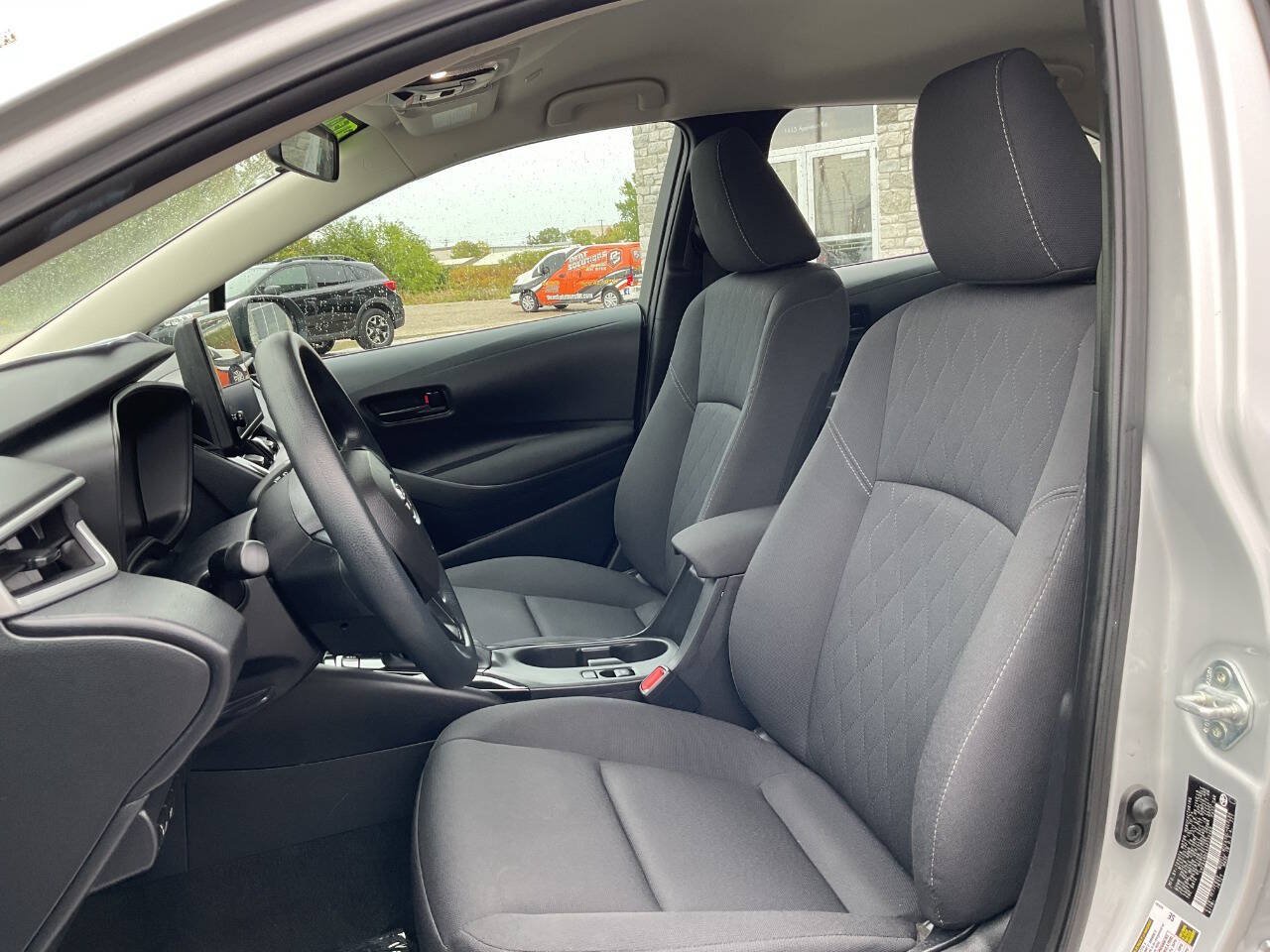 Used 2025 Toyota Corolla LE FWD image 15