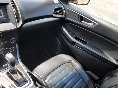 Used 2018 Ford Edge SEL w/ Equipment Group 201A AWD/4WD image 23