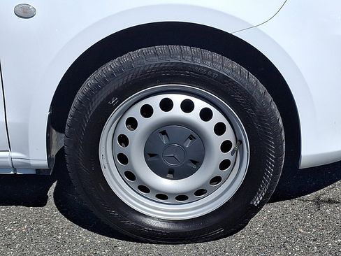 Used 2023 Mercedes-Benz Metris image 8