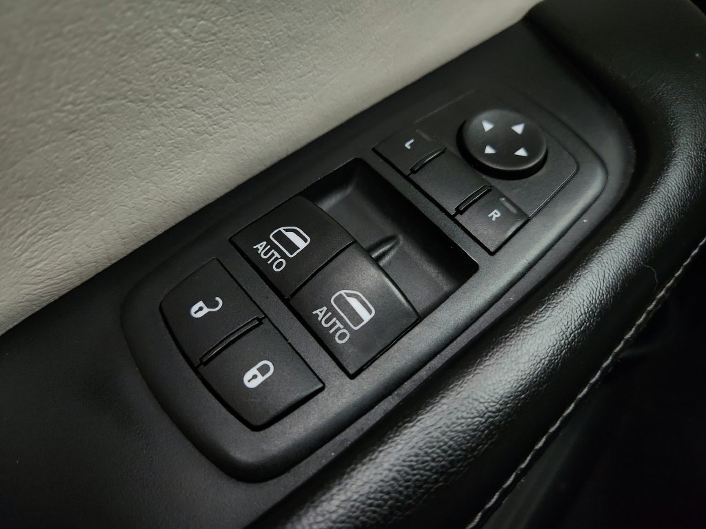 Used 2016 Dodge Challenger R/T Scat Pack w/ Driver Convenience Group RWD image 24