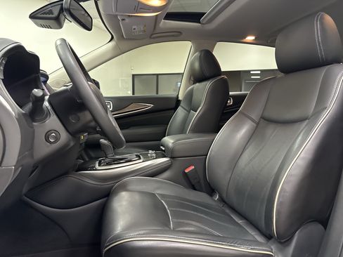 Used 2019 INFINITI QX60 Luxe w/ Essential Package FWD image 13