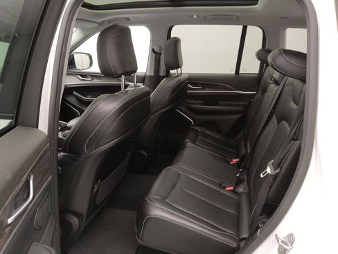 Used 2022 Jeep Grand Cherokee Limited 4xe image 18