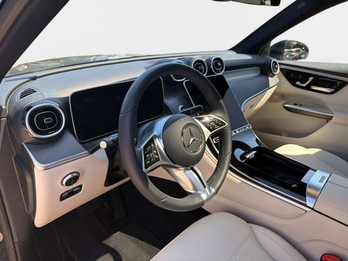 Used 2026 Mercedes-Benz GLC 300 4MATIC image 17